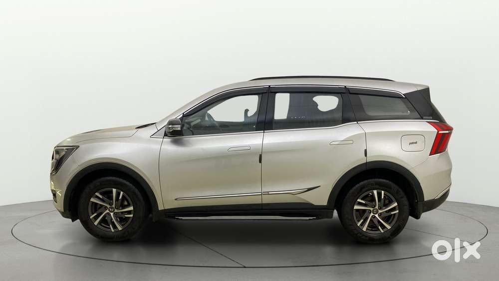 Mahindra Xuv700 2.0 Ax 5 Petrol At Str, 2022, Petrol