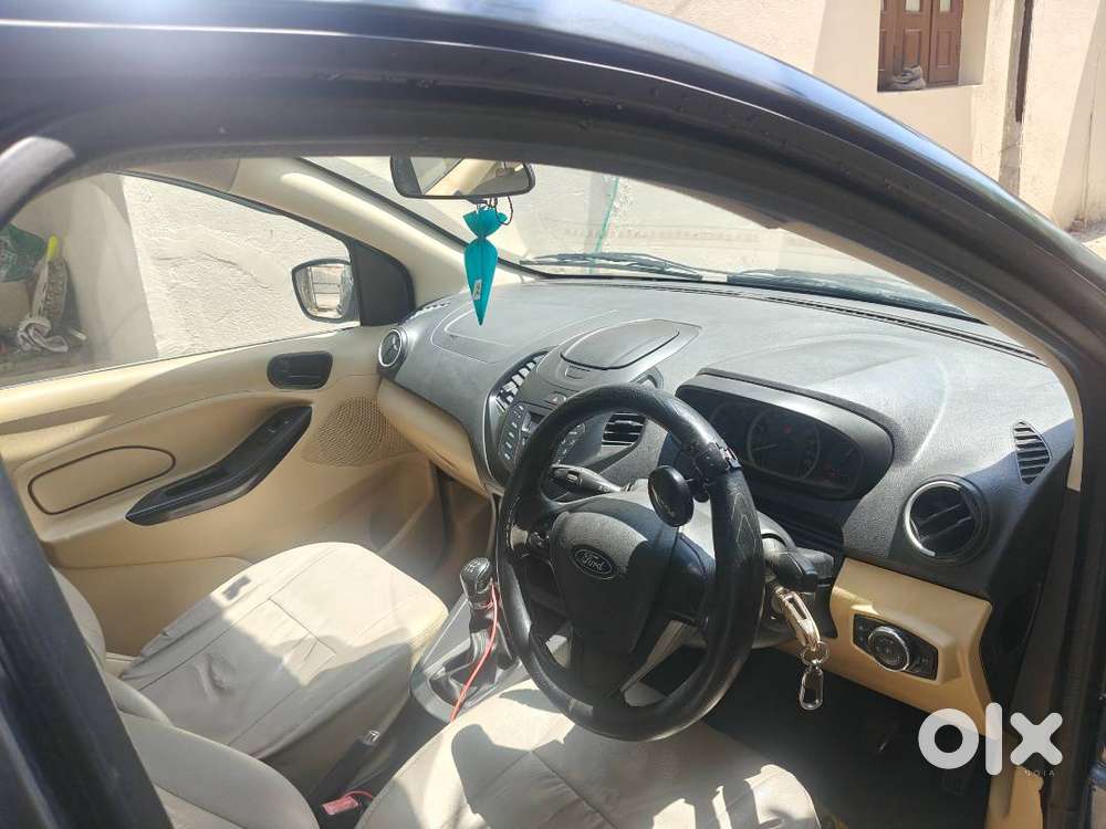 Car Is One Hand Drive