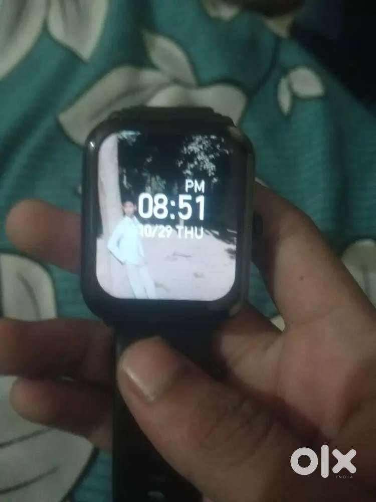 BOAT WAVEFURY SMART WATCH IN BRAND NEW CONDITION.