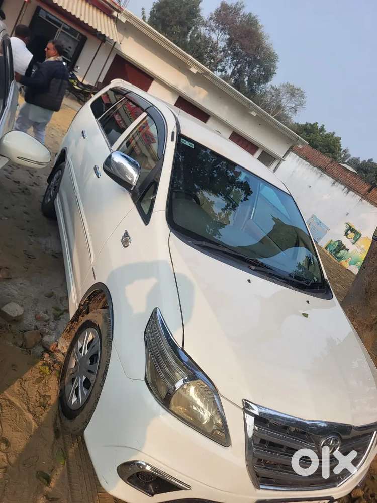 Toyota Innova 2012