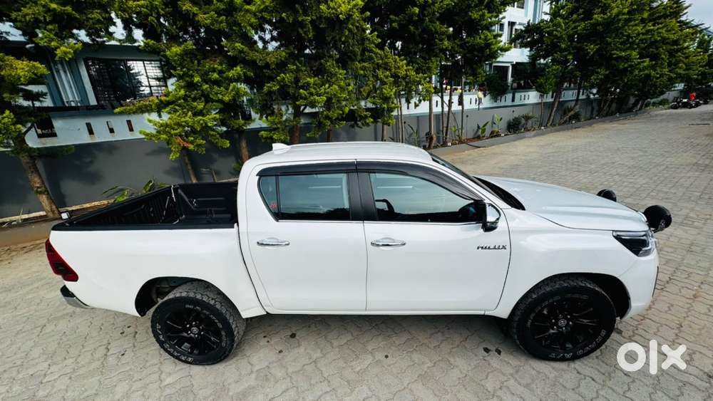 Toyota Hilux 2024 Automatic
