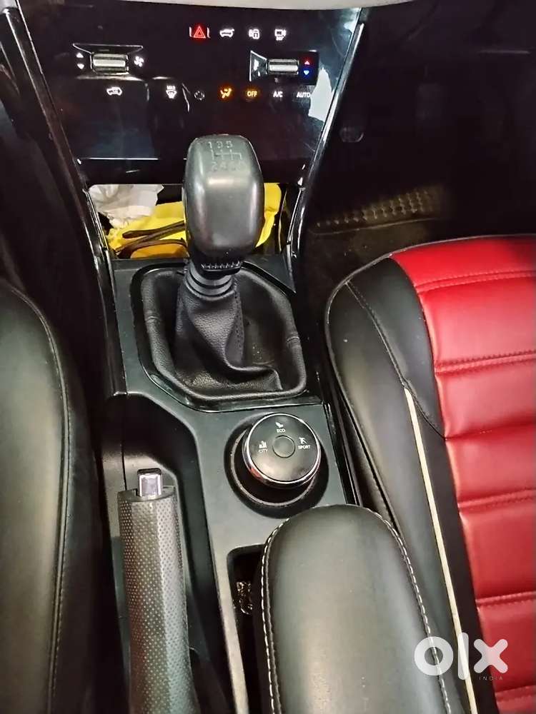 Tata Nexon Creative Plus With Sunroof 2024
