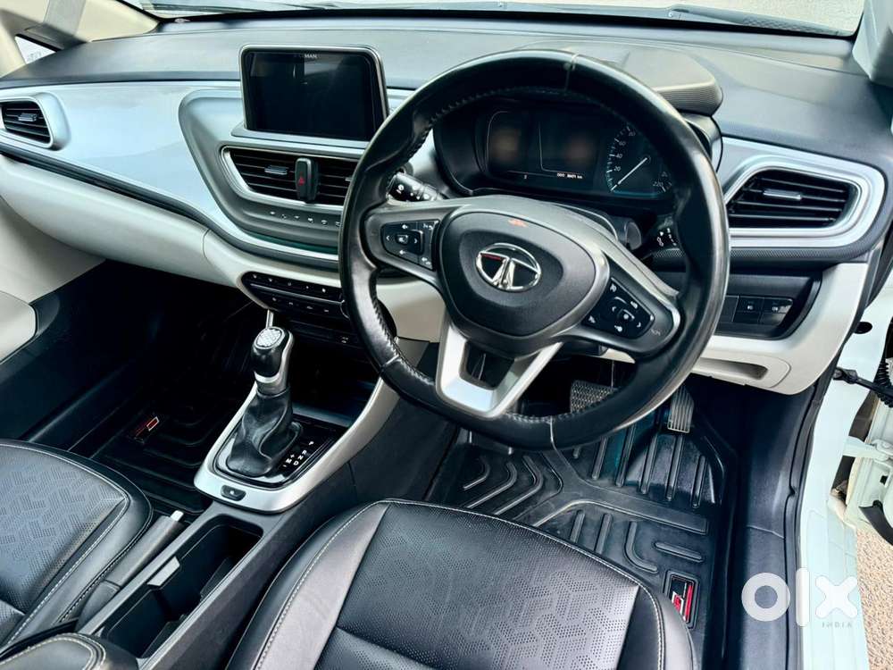 Tata Altroz Xz Plus (s), 2023, Petrol