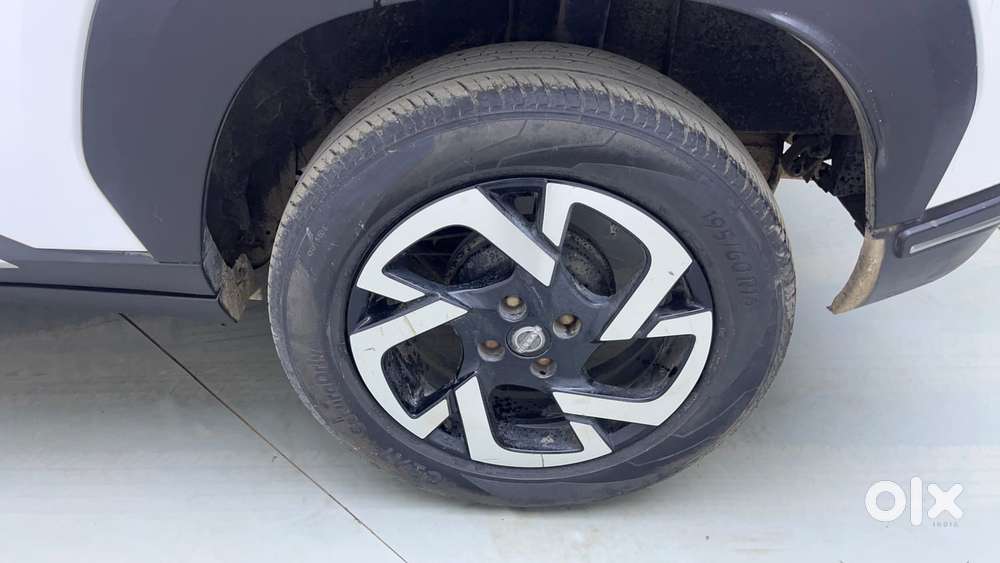 Nissan Magnite 1.0 Xv Executive, 2021, Petrol