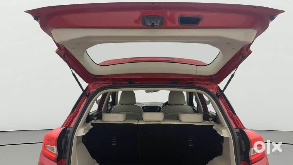 Mahindra Xuv300 1.2 W8 (o) Amt Petrol, 2021, Petrol