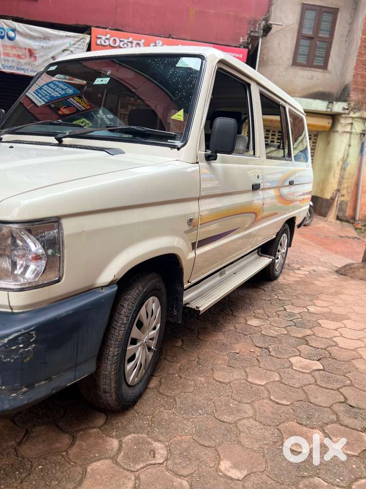 Toyota Qualis 2004 Diesel Well Maintained