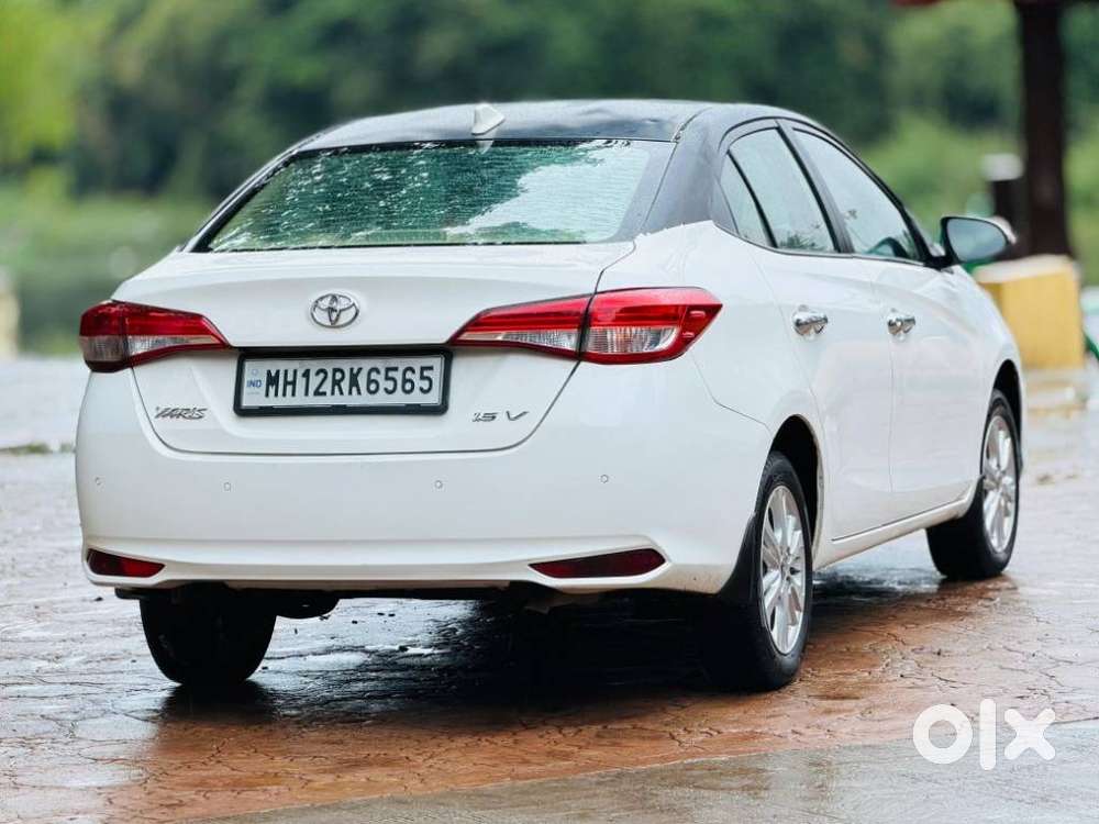 Toyota Yaris V Cvt, 2019, Petrol