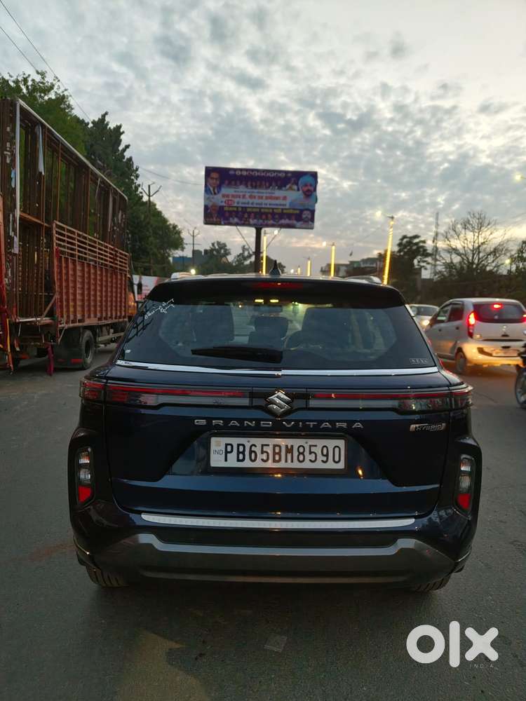 Maruti Suzuki Grand Vitara 1.5 Alpha Smart Hybrid At, 2025, Petrol