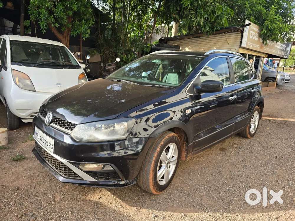 Volkswagen Crosspolo 2015 Petrol 115000 Km Driven