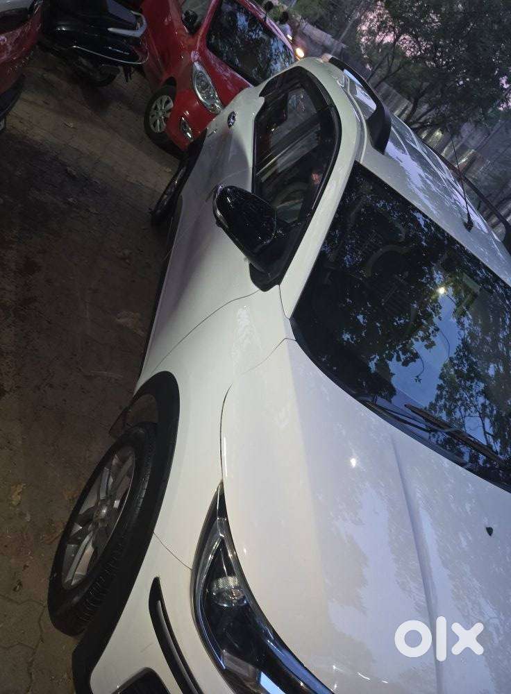 Renault Triber Rxz Easy-r Amt, 2023, Petrol
