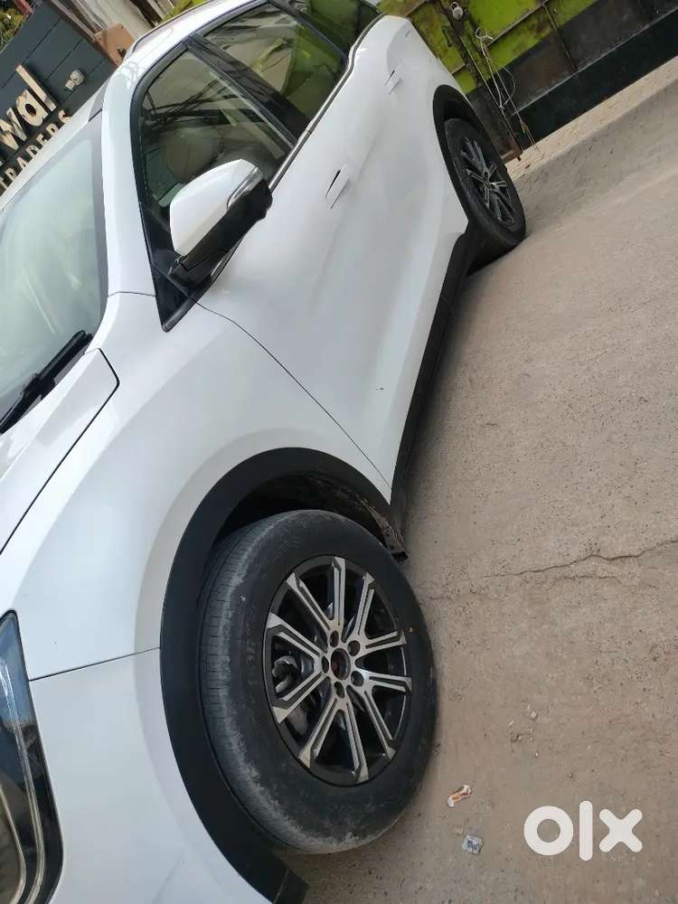 Mahindra Xuv700 2023 Diesel 46700 Km