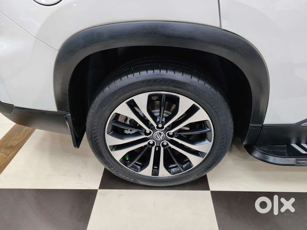 Mg Hector Plus Sharp Pro 1.5 Turbo Petrol Cvt 7 Str, 2023, Petrol