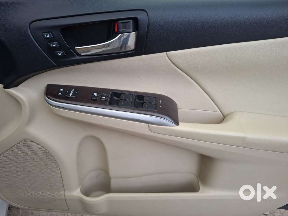 Toyota Camry Hybrid 2.5, 2016, Cng & Hybrids