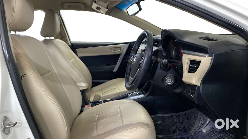 Toyota Corolla Altis [2014-2017] 1.8 G Cvt, 2015, Petrol