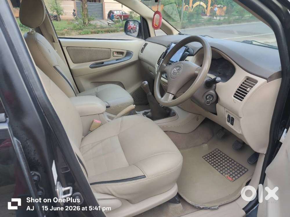Toyota Innova 2.5 G (diesel) 7 Seater Bs Iv, 2006, Diesel