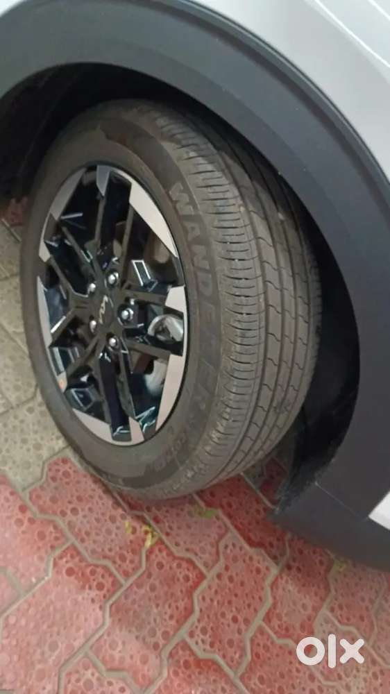 Kia Carens Clavis 2025