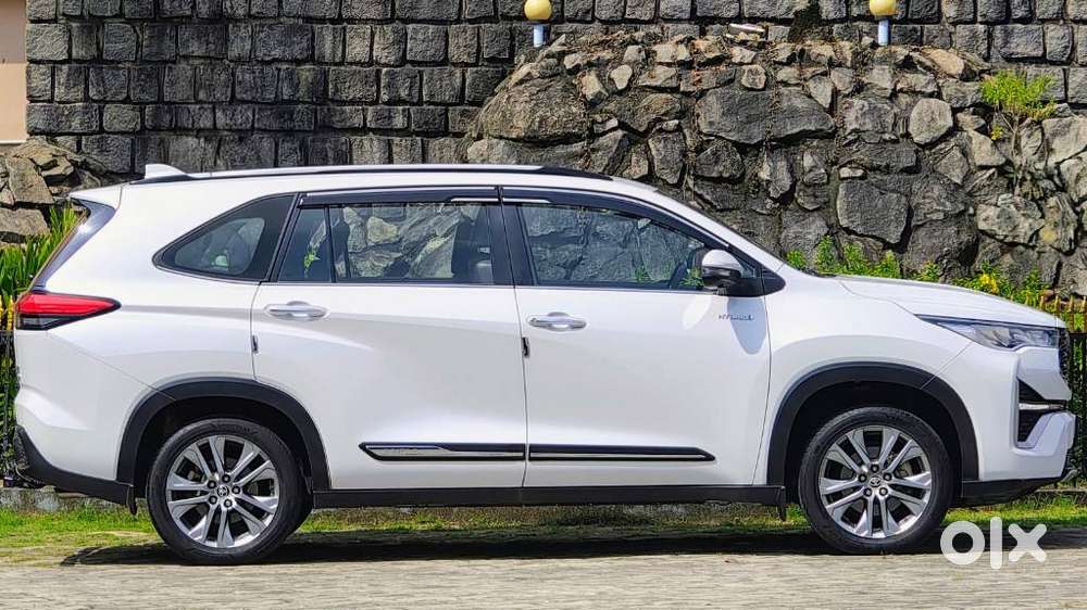 Toyota Innova Hycross 2.0 Zx (o) Hybrid 7 Str, 2024, Petrol