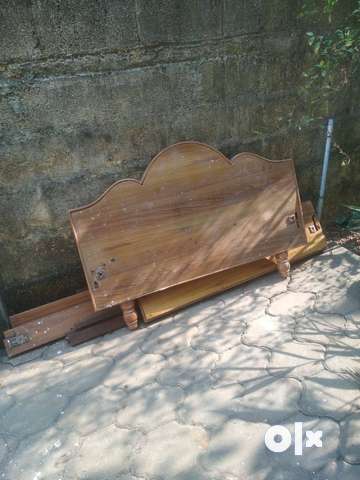 Wooden cot second store hand