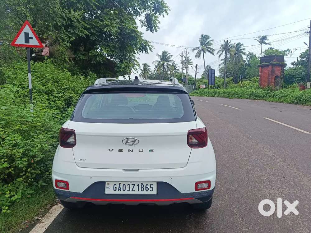 Hyundai Venue 1.0 Plus 2020 Km Driven