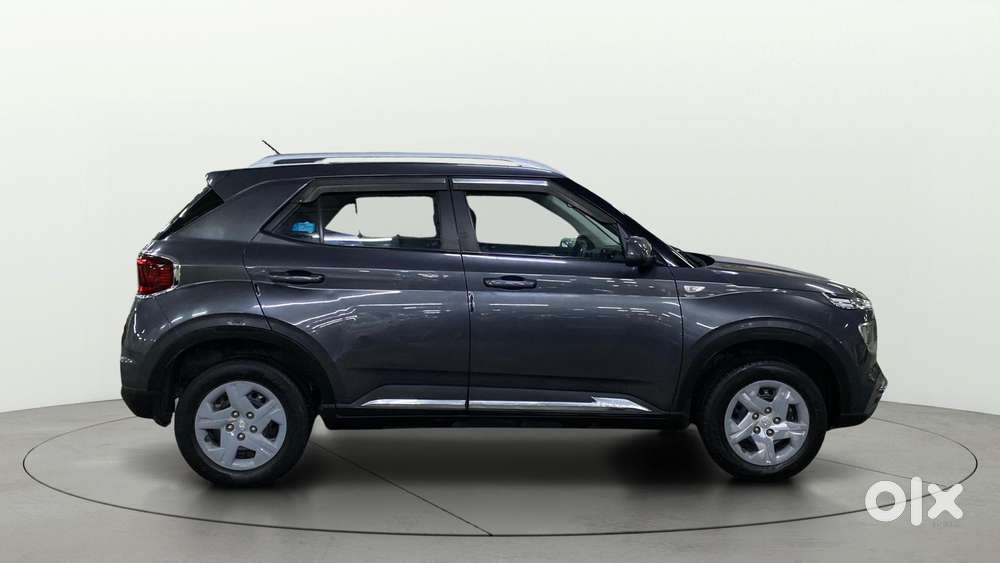 Hyundai Venue S, 2022, Petrol