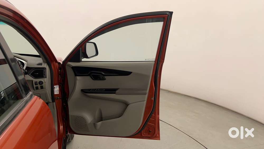 Mahindra Kuv 100 Mfalcon G80 K6, 2016, Petrol