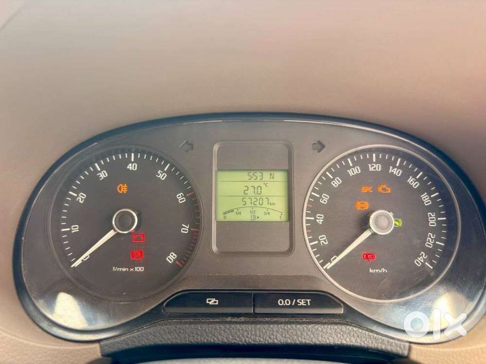 Skoda Rapid 1.6 Mpi At Elegance Plus, 2013, Petrol