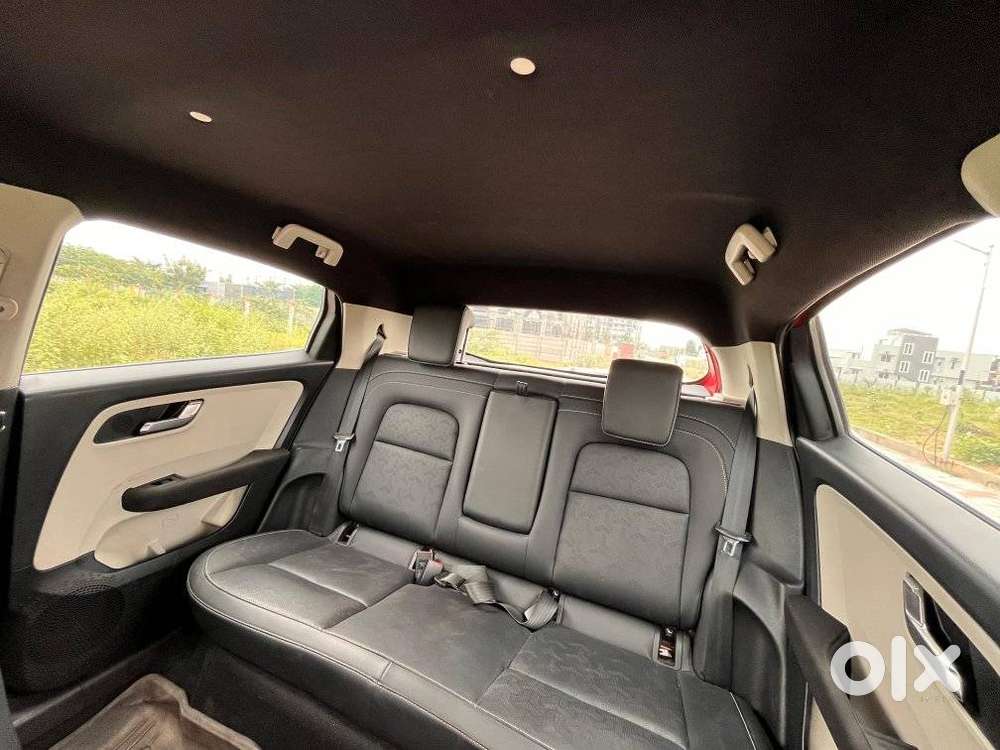Tata Altroz, 2022, Petrol