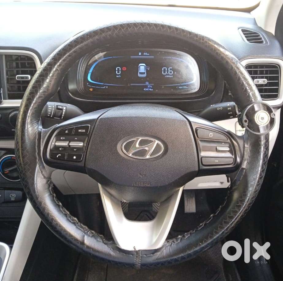 Hyundai Venue 1.2 S (o), 2024, Petrol