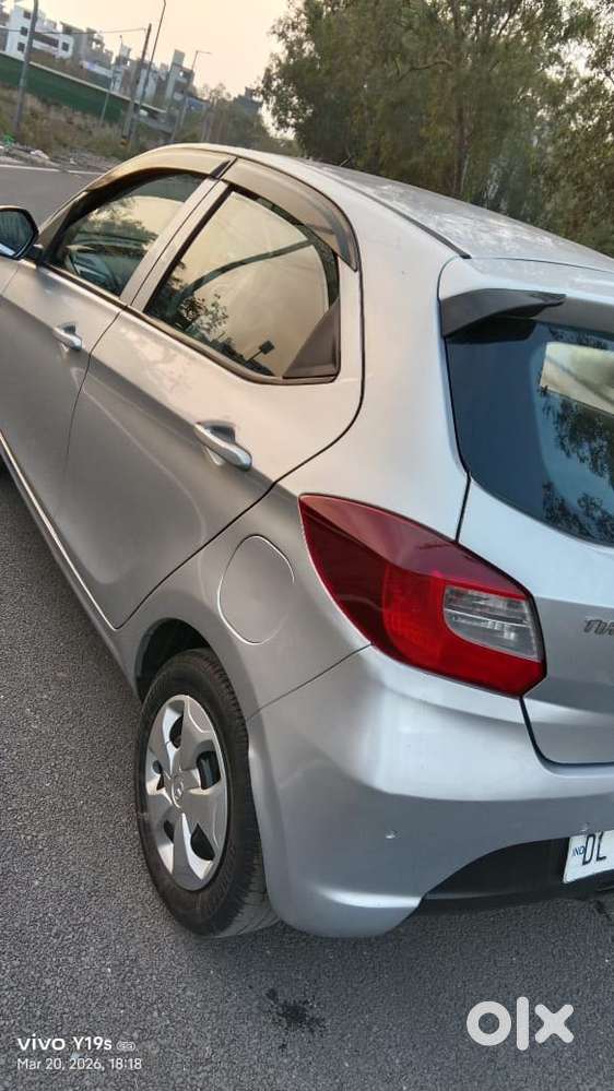 Tata Tiago 1.2 Revotron Xt (o), 2017, Petrol