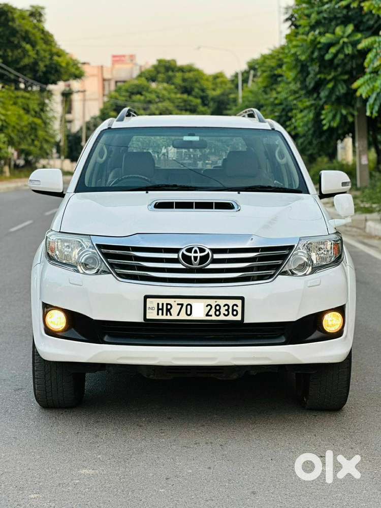Toyota Fortuner Diesel 2014 Car Automatic / Well Mentioned/ New Tyre