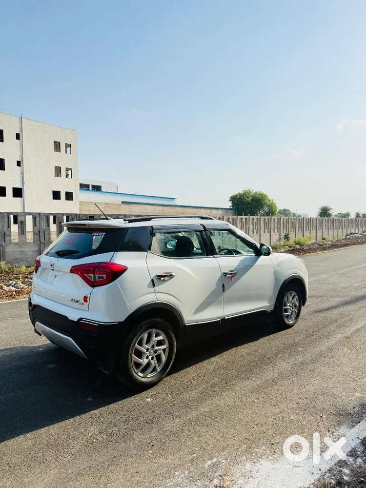 Mahindra Xuv300 W8 2023 Petrol Well Maintained