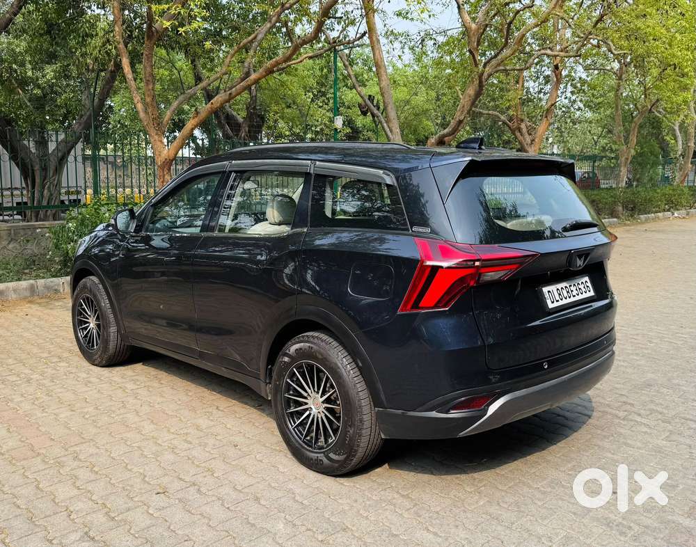 Mahindra Xuv700 Ax 3 Diesel Mt 7 Str (e), 2022, Diesel