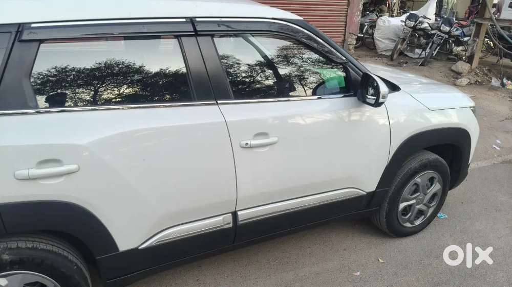 Maruti Suzuki Brezza 2024 Petrol 35000 Km Driven