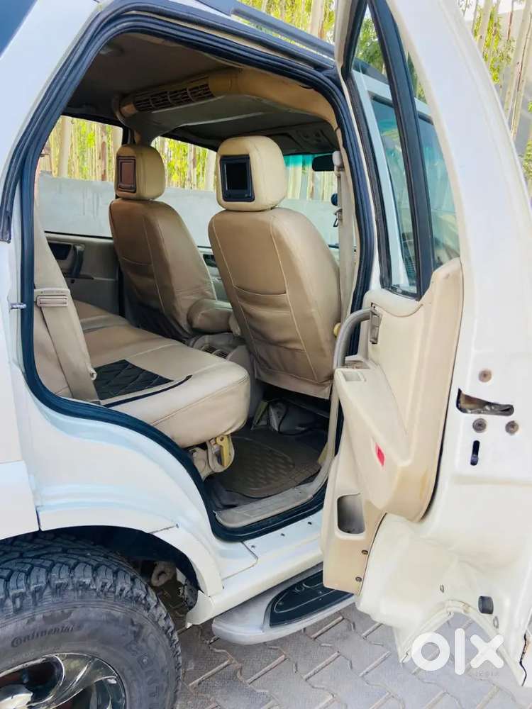 Tata Safari 2009