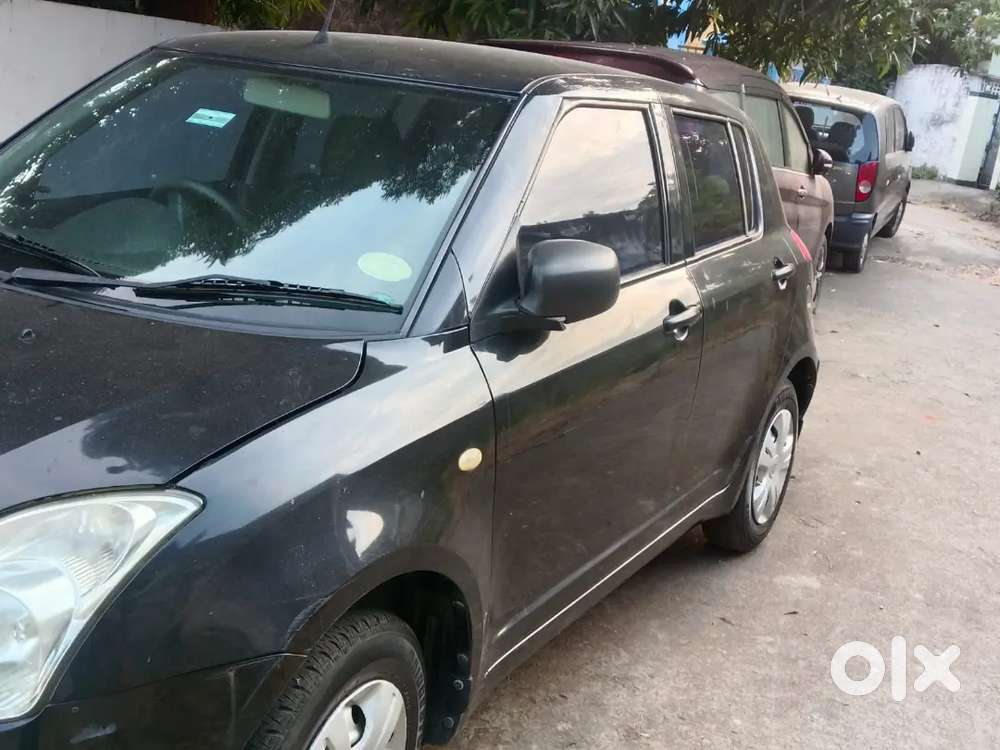 Swift Lxi Maruti 2011