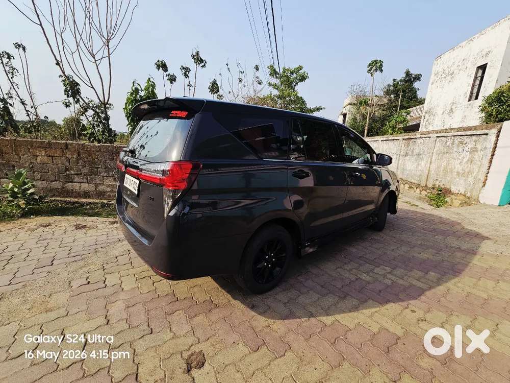 Toyota Crysta 2.4 V Model