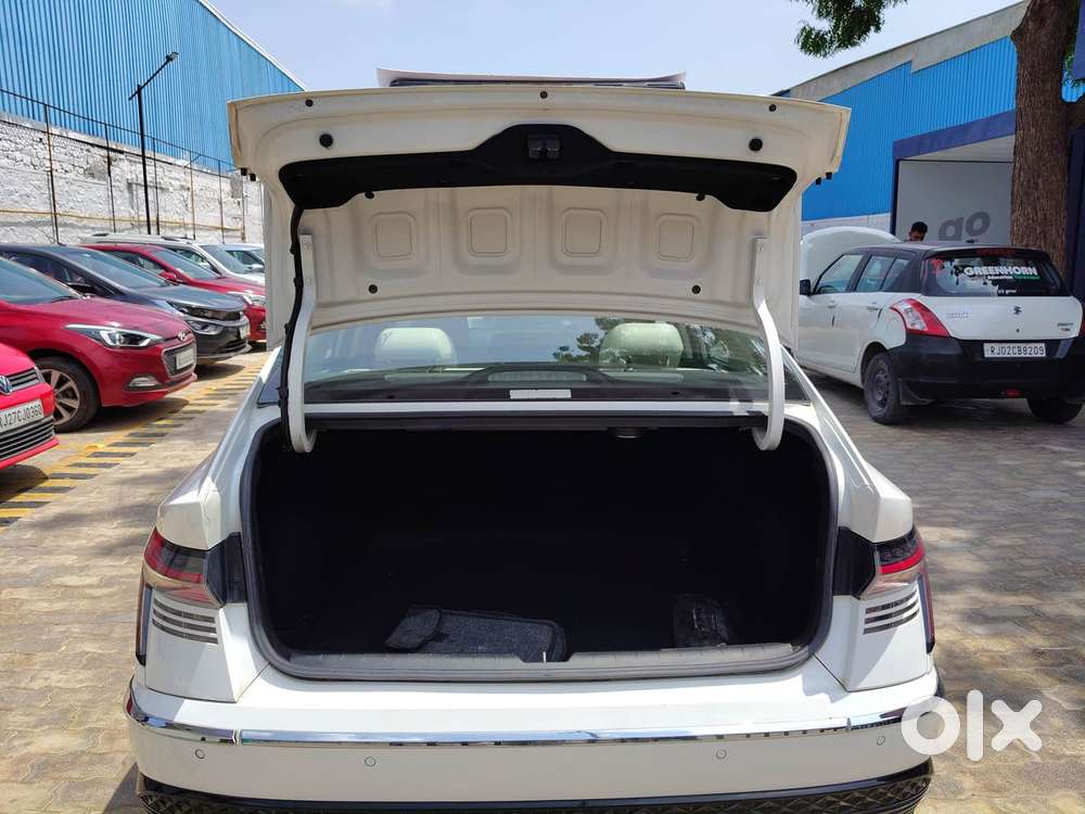 Hyundai Verna 1.5 Sx (o) Vtvt Ivt, 2023, Petrol