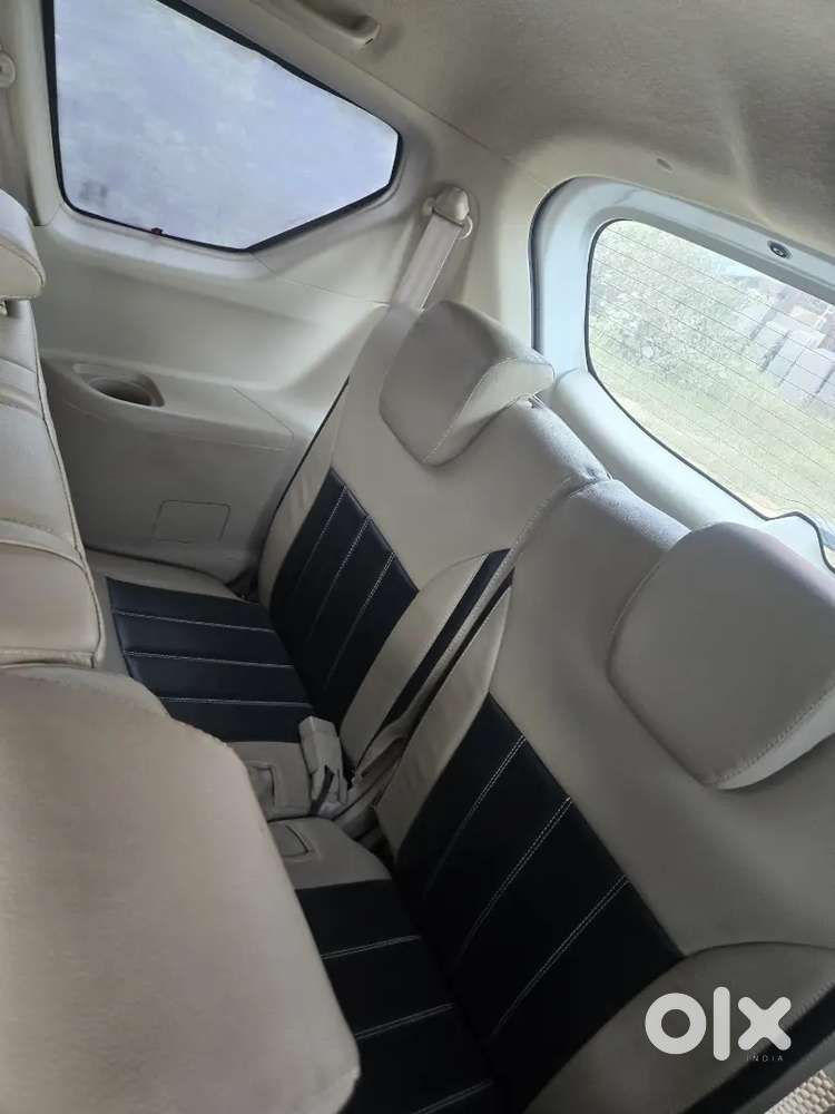 Maruti Suzuki Ertiga Zxi 2024 Top Model
