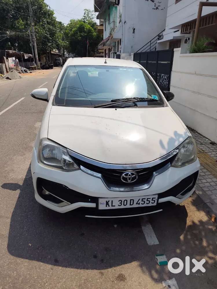 Cng Toyota Etios 1.5 Std 2014