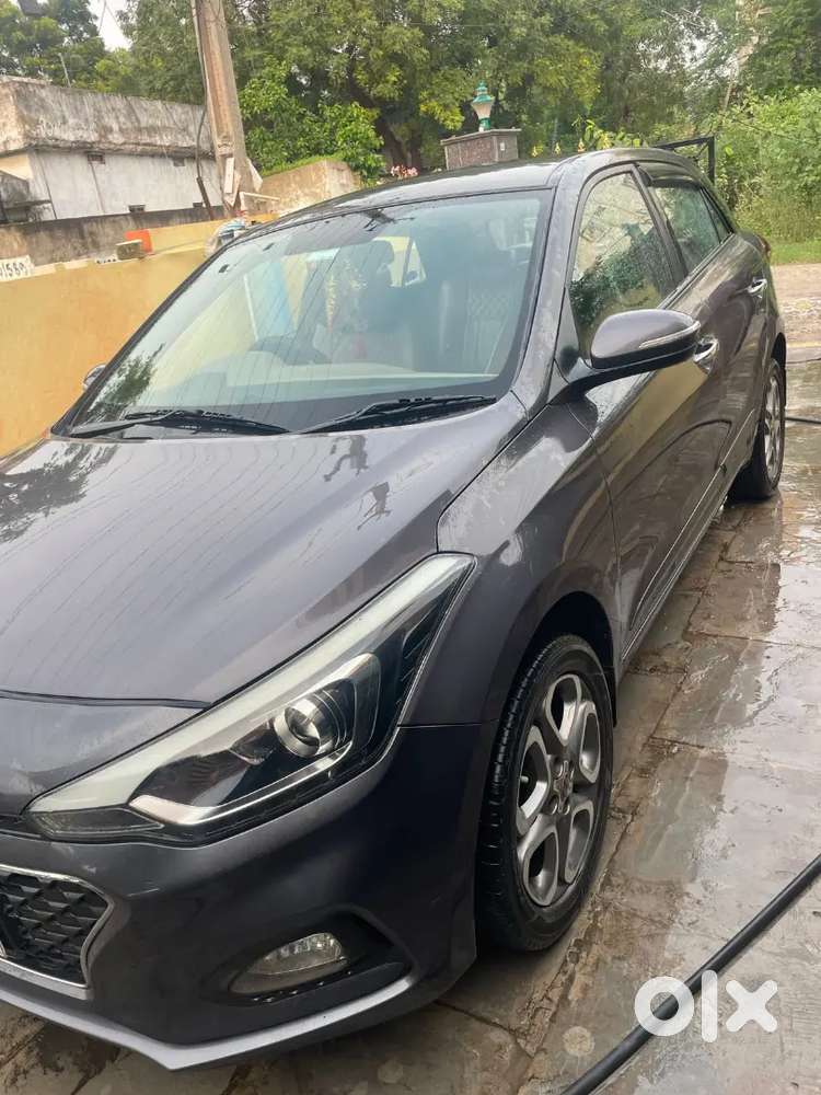 Showroom Track 7,20,000