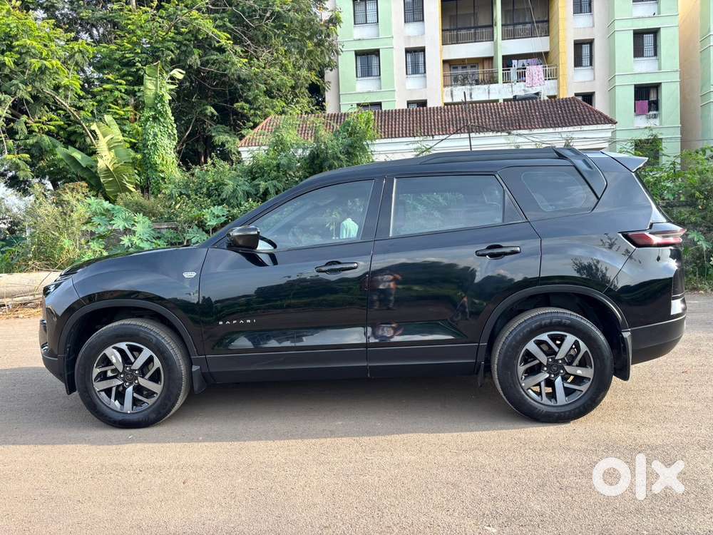 Tata Safari Dark Edition D At 2025