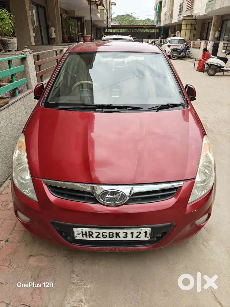 Hyundai I20 Asta Petrol + Cng 2011