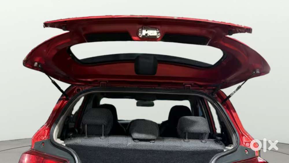 Mahindra Kuv 100 Mfalcon G80 K8 Dual Tone, 2017, Petrol