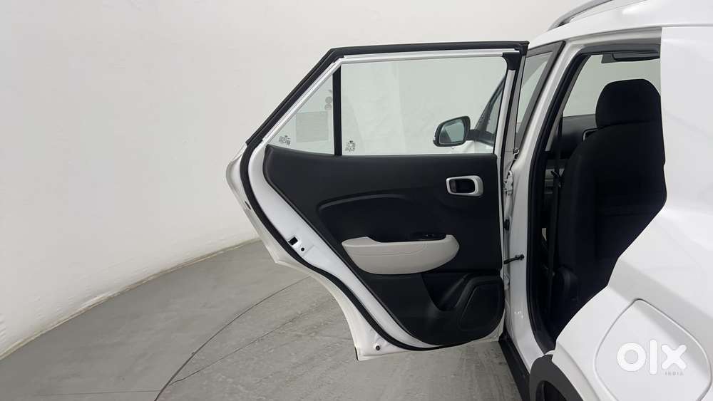 Hyundai Venue 1.2 S (o), 2023, Petrol