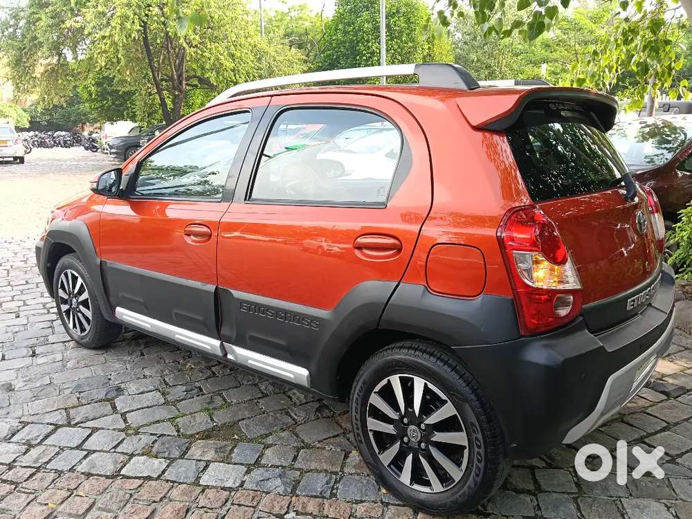 Toyota Etios Cross 1.2 Petrol 2015