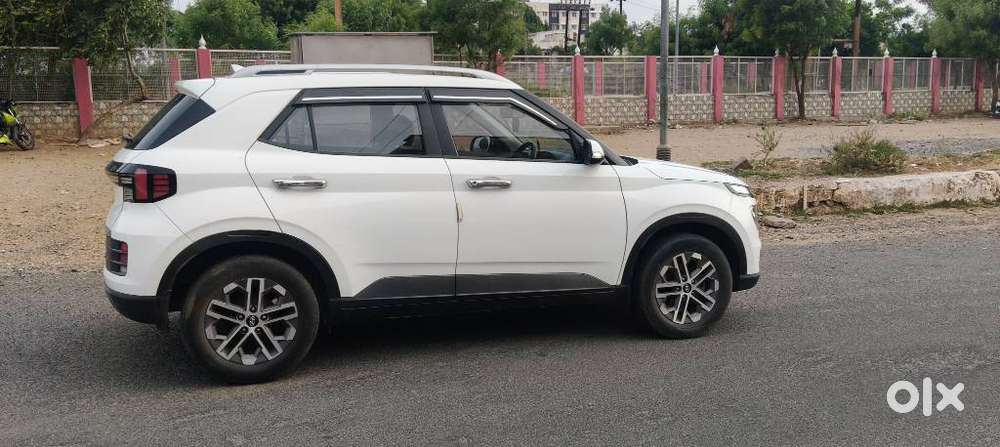Hyundai Venue Sx (o) Mt 1.5 Diesel, 2024, Diesel