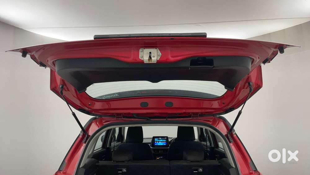 Maruti Suzuki Vitara Brezza 1.5 Zxi Plus At Dual Tone, 2022, Petrol