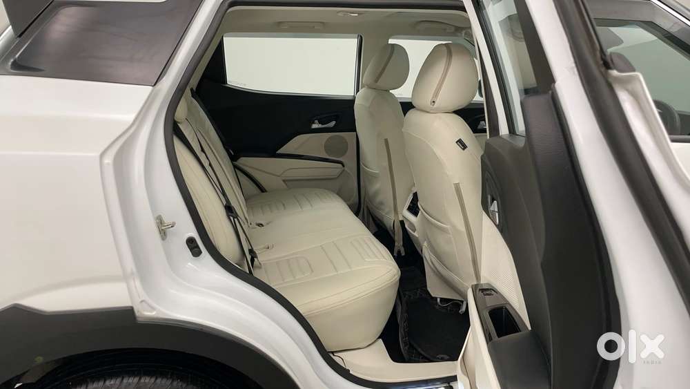 Mahindra Xuv 3xo Ax5l 1.2 Petrol At, 2024, Petrol