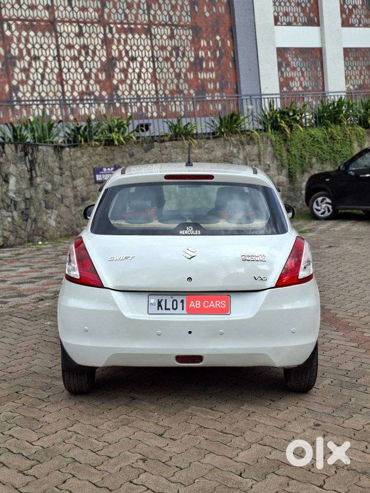 Maruti Suzuki Swift Vxi + Manual, 2014, Petrol