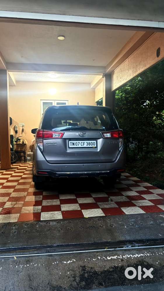Toyota Innova Crysta 2016 Diesel Automatic 75000 Km